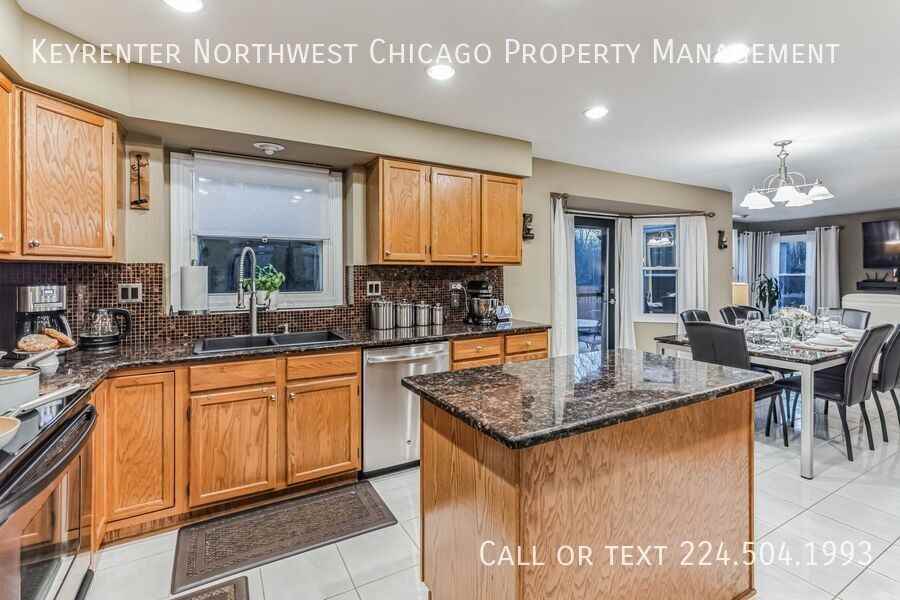 324 Chesapeake Ln - Photo 3 of 42