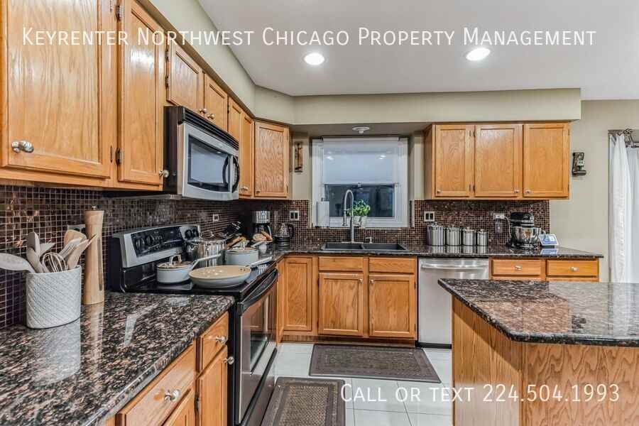 324 Chesapeake Ln - Photo 5 of 42
