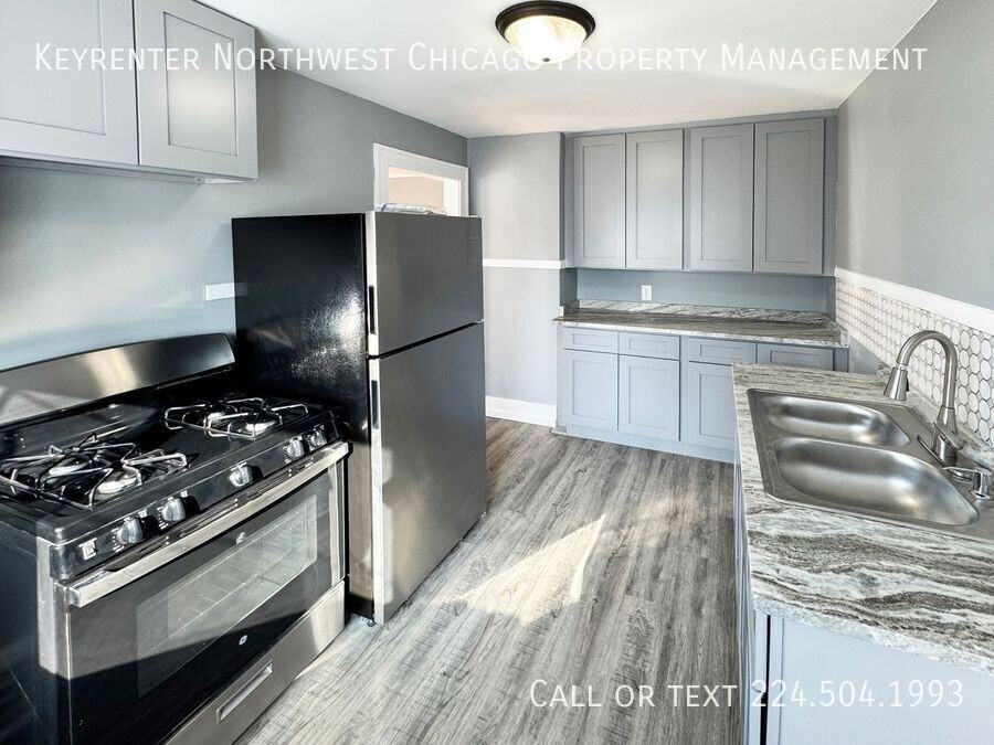 471 Center St #2 - Photo 3 of 20