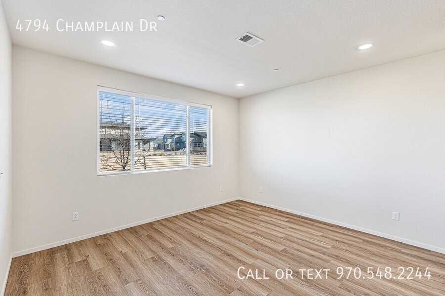 4794 Champlain Dr #1 - Photo 4 of 22