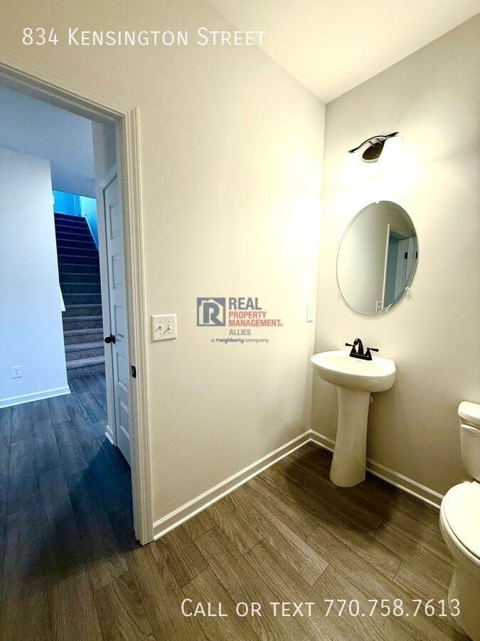 834 Kensington St - Photo 5 of 32