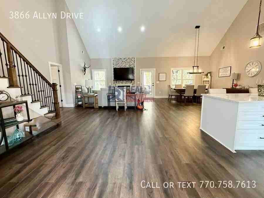 3866 Allyn Dr Nw - Photo 3 of 27