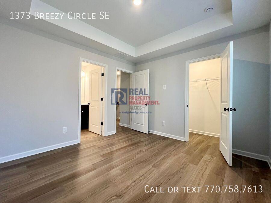 1373 Breezy Cir Se - Photo 5 of 18