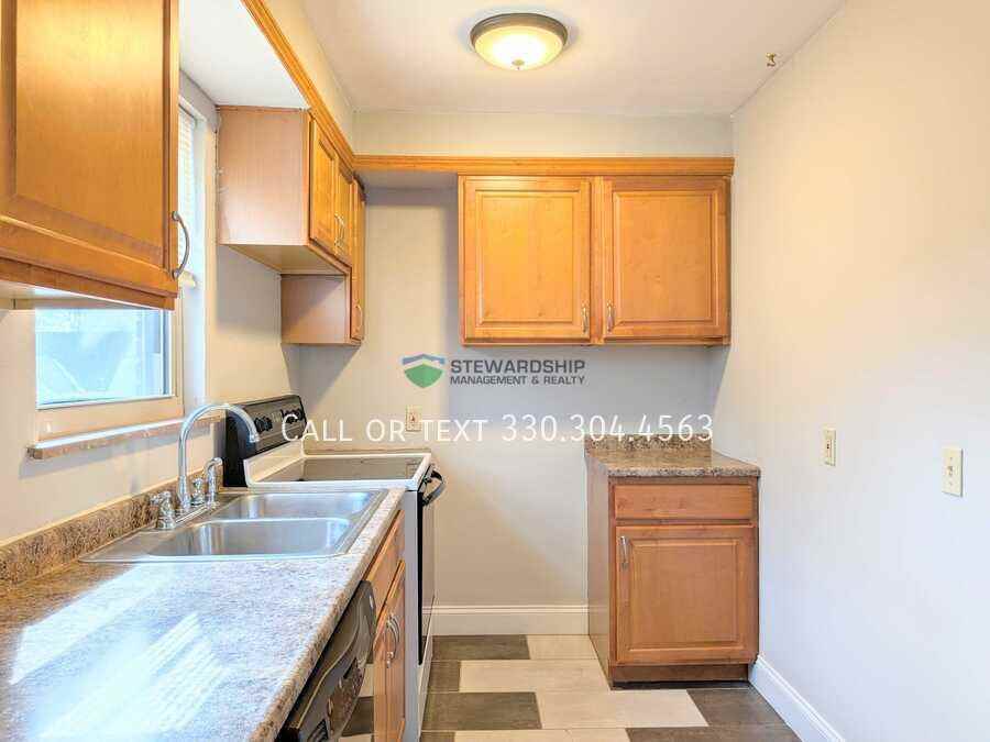 1303 23rd St Ne - Photo 3 of 22