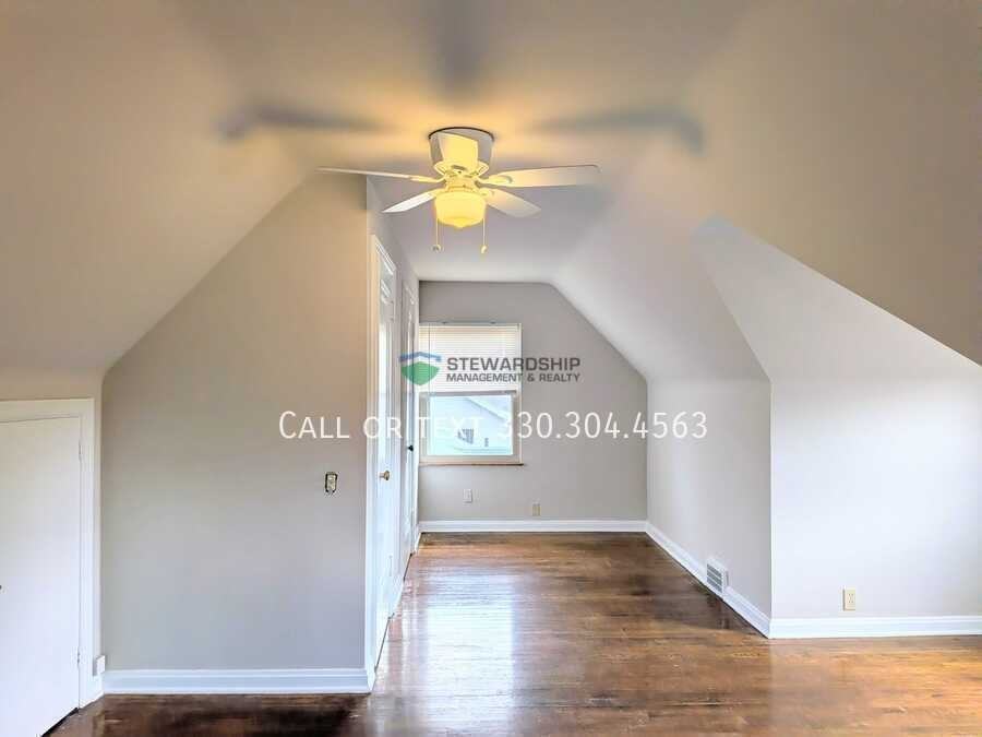 1303 23rd St Ne - Photo 4 of 22