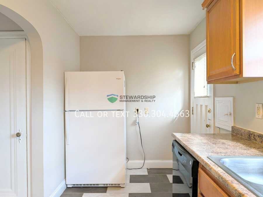 1303 23rd St Ne - Photo 5 of 22