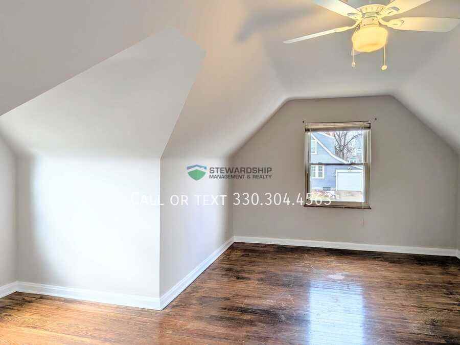 1303 23rd St Ne - Photo 6 of 22