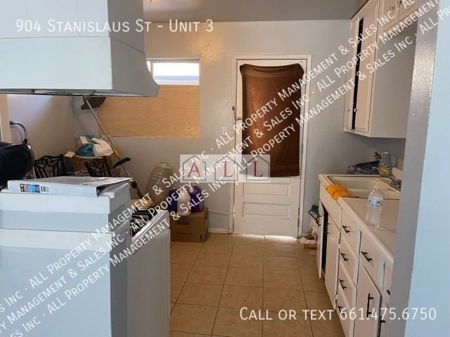 904 Stanislaus St #3 - Photo 3 of 7