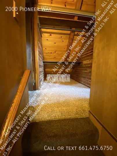 2000 Pioneer Way - Photo 4 of 26