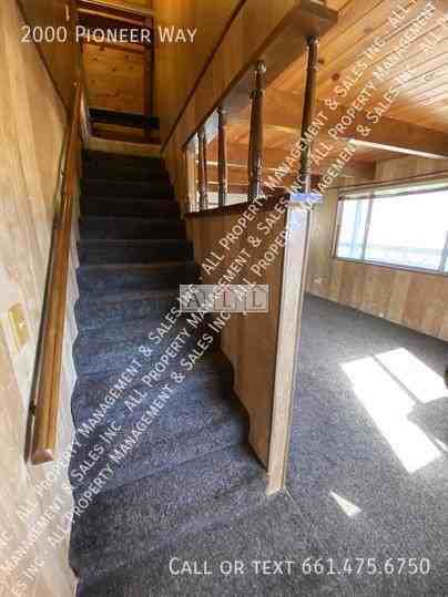 2000 Pioneer Way - Photo 7 of 26