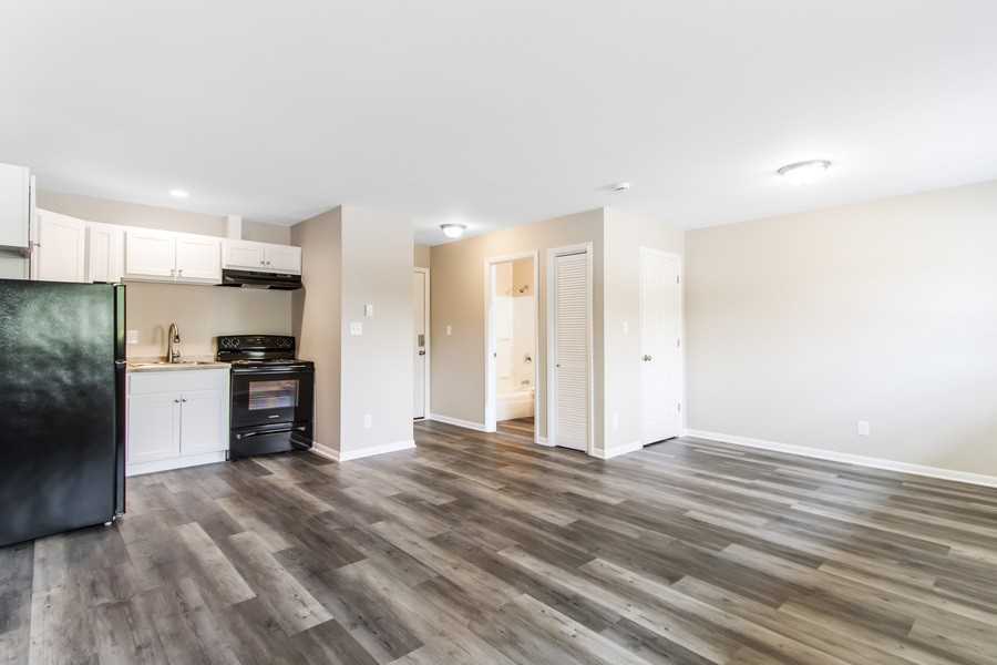 1645 Highland Dr #5 - Photo 7 of 10