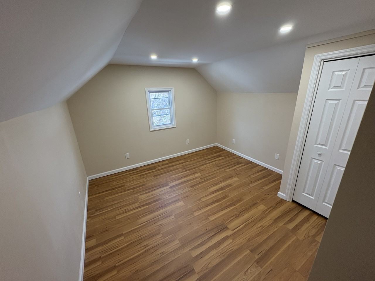 60 Lynbrook Drive - Photo 3 of 9