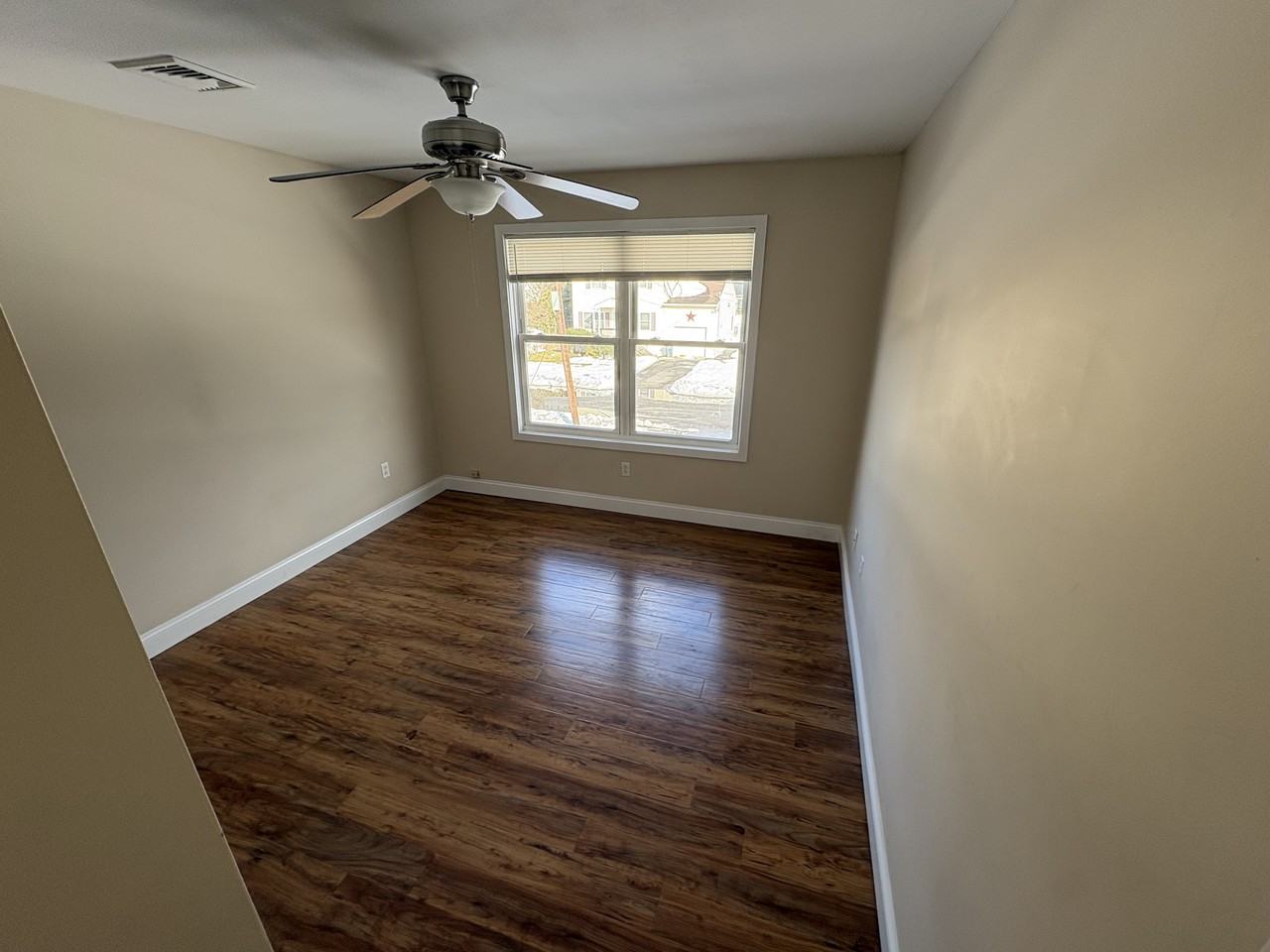 60 Lynbrook Drive - Photo 4 of 9