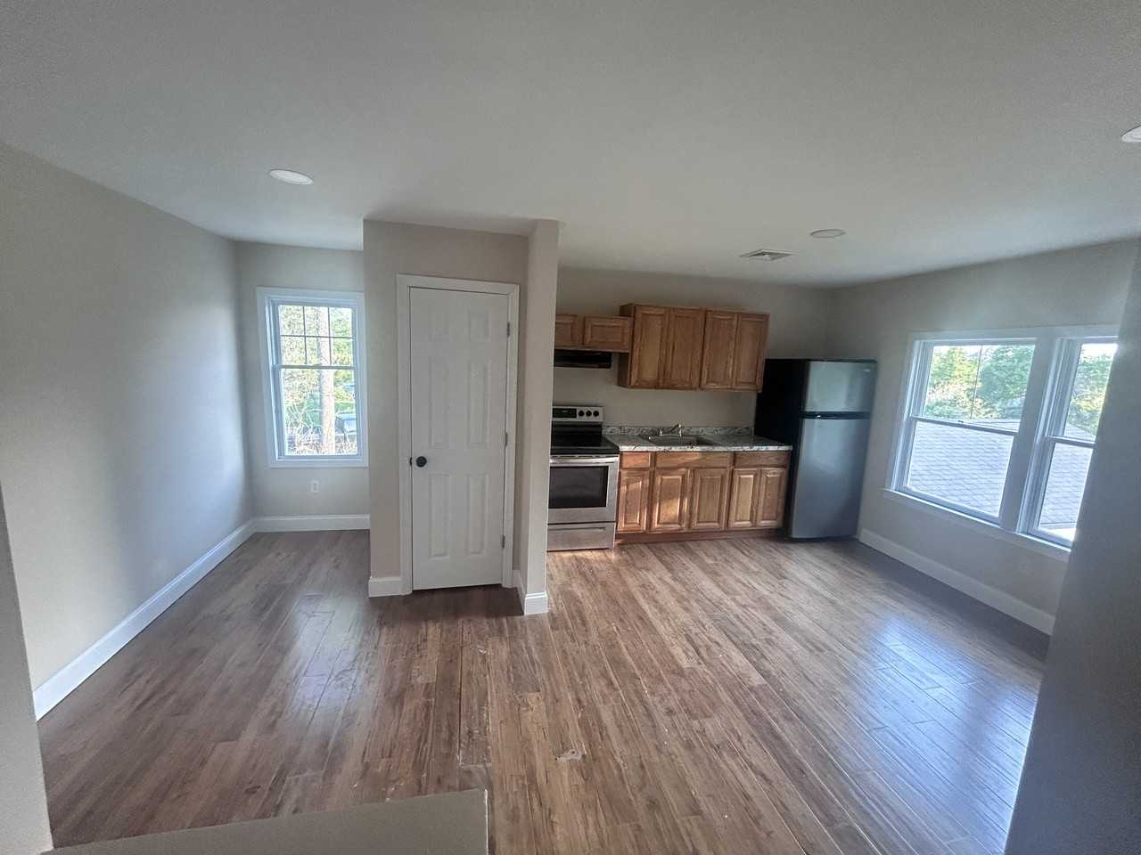 60 Lynbrook Drive - Photo 2 of 9