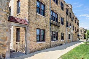 featured image of 3919 N Morris Blvd #305