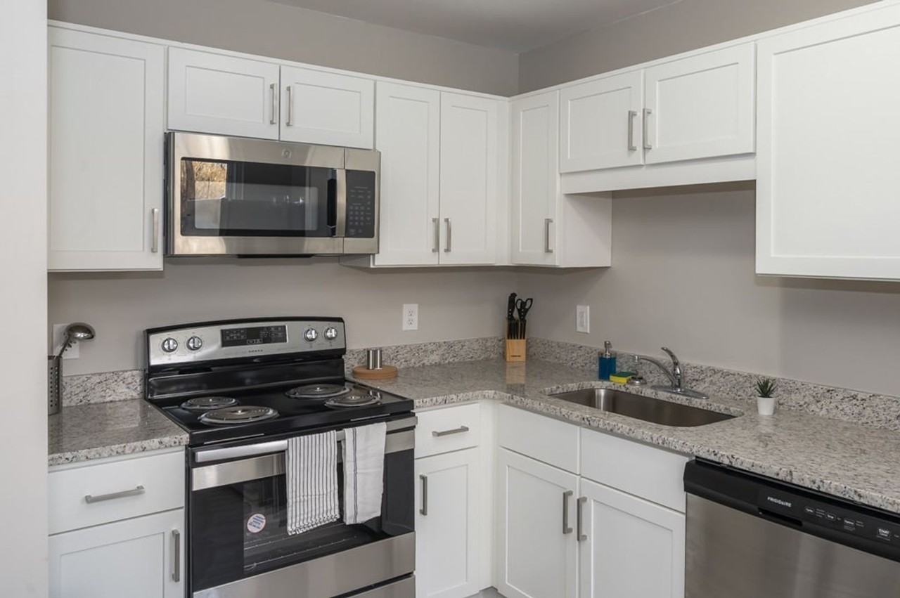 2312 S Roxboro St #C - Photo 3 of 10