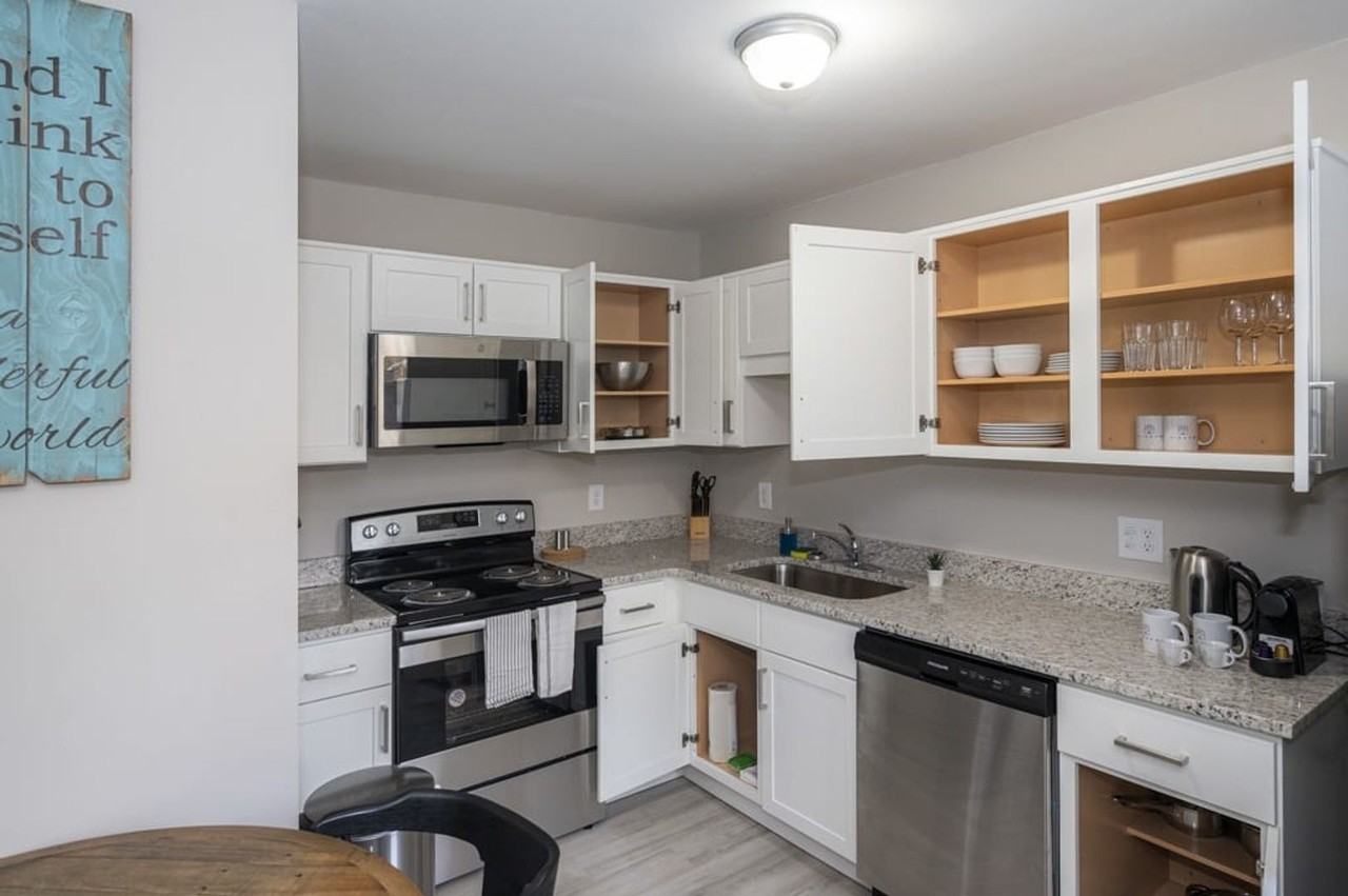 2312 S Roxboro St #C - Photo 4 of 10