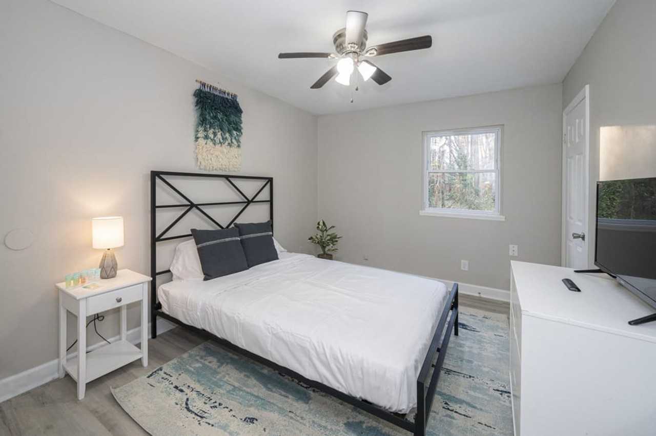 2312 S Roxboro St #C - Photo 5 of 10