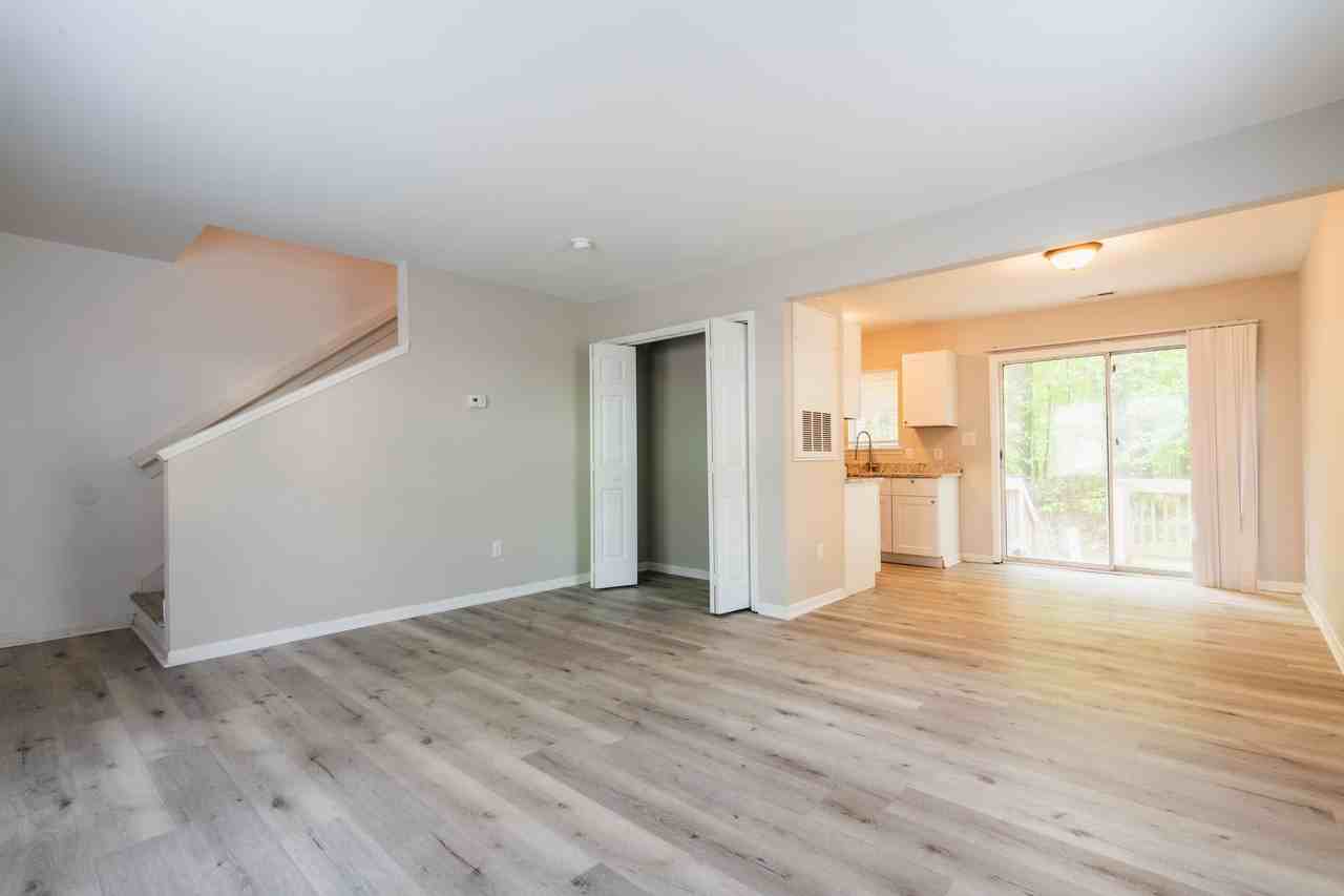 623 Hilltop Dr - Photo 4 of 50