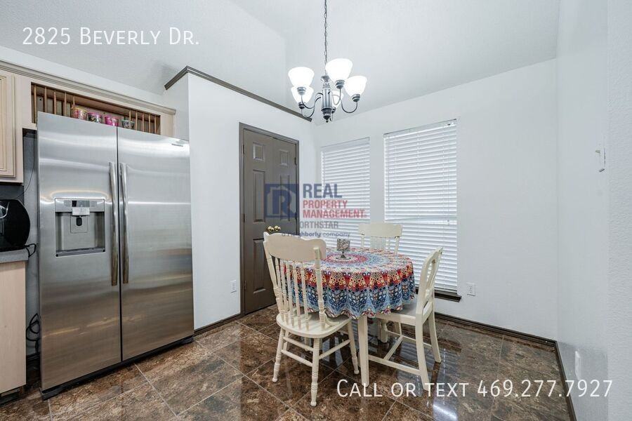 2825 Beverly Dr - Photo 3 of 25