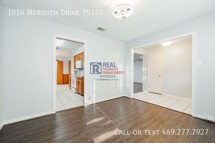 1010 Meridith Dr - Photo 5 of 31