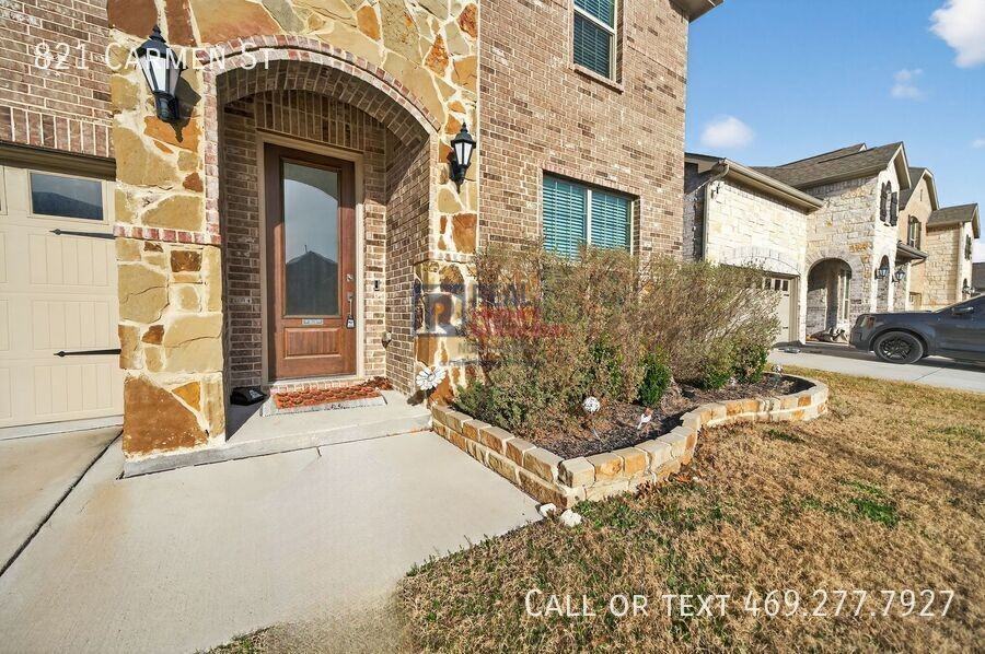 821 Carmen St - Photo 3 of 39