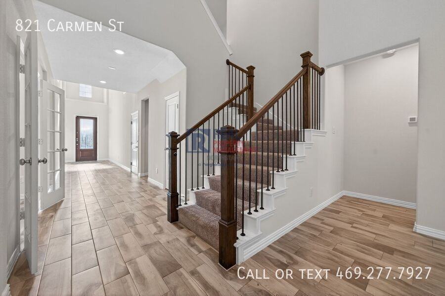 821 Carmen St - Photo 6 of 39