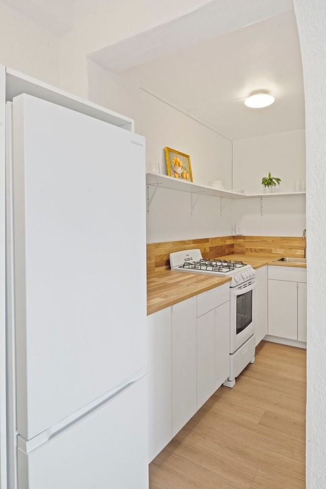 26 E 14th St #211 - Photo 6 of 24