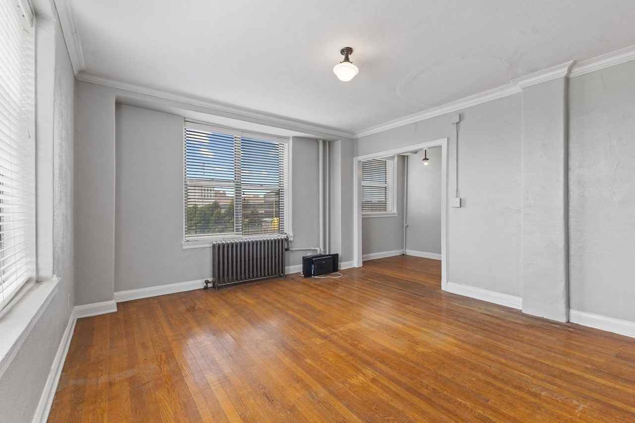 28 E 16th St #603 - Photo 7 of 12