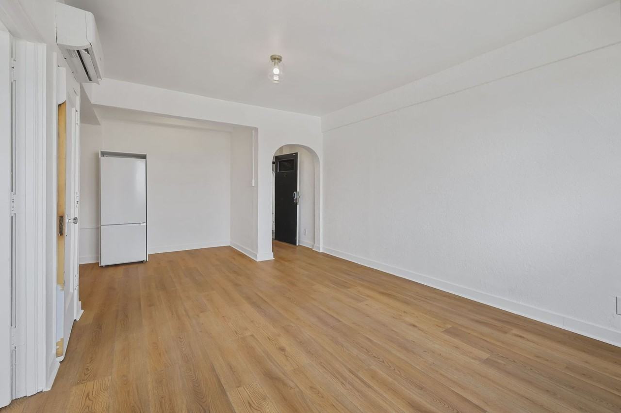 26 E 14th St #B1 - Photo 3 of 15