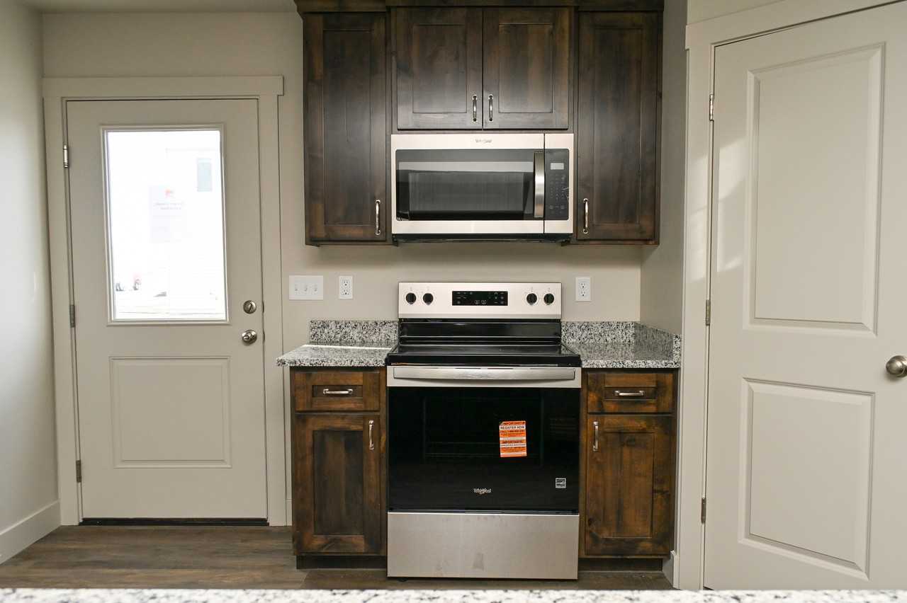 2762 W 450 N - Photo 6 of 20