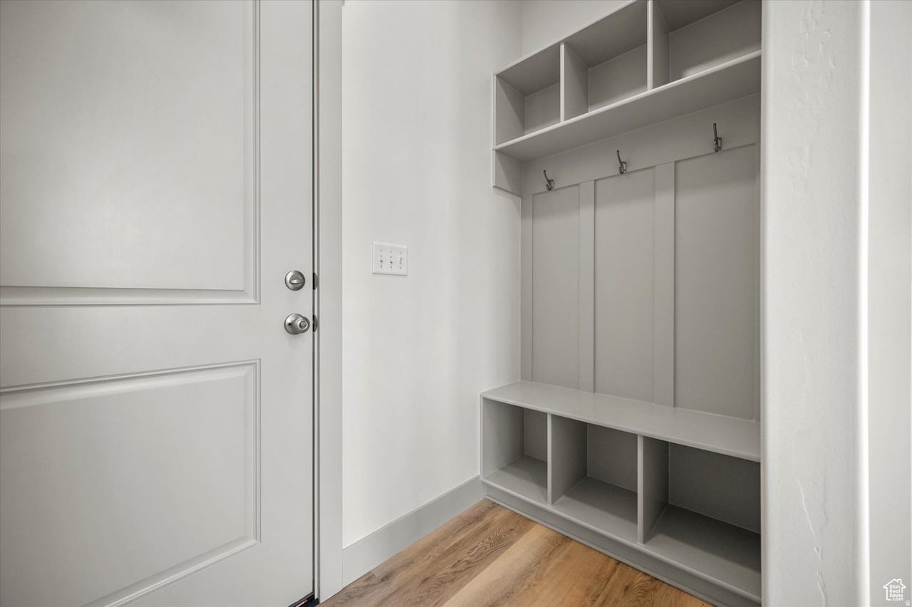 621 S 85 E - Photo 6 of 20