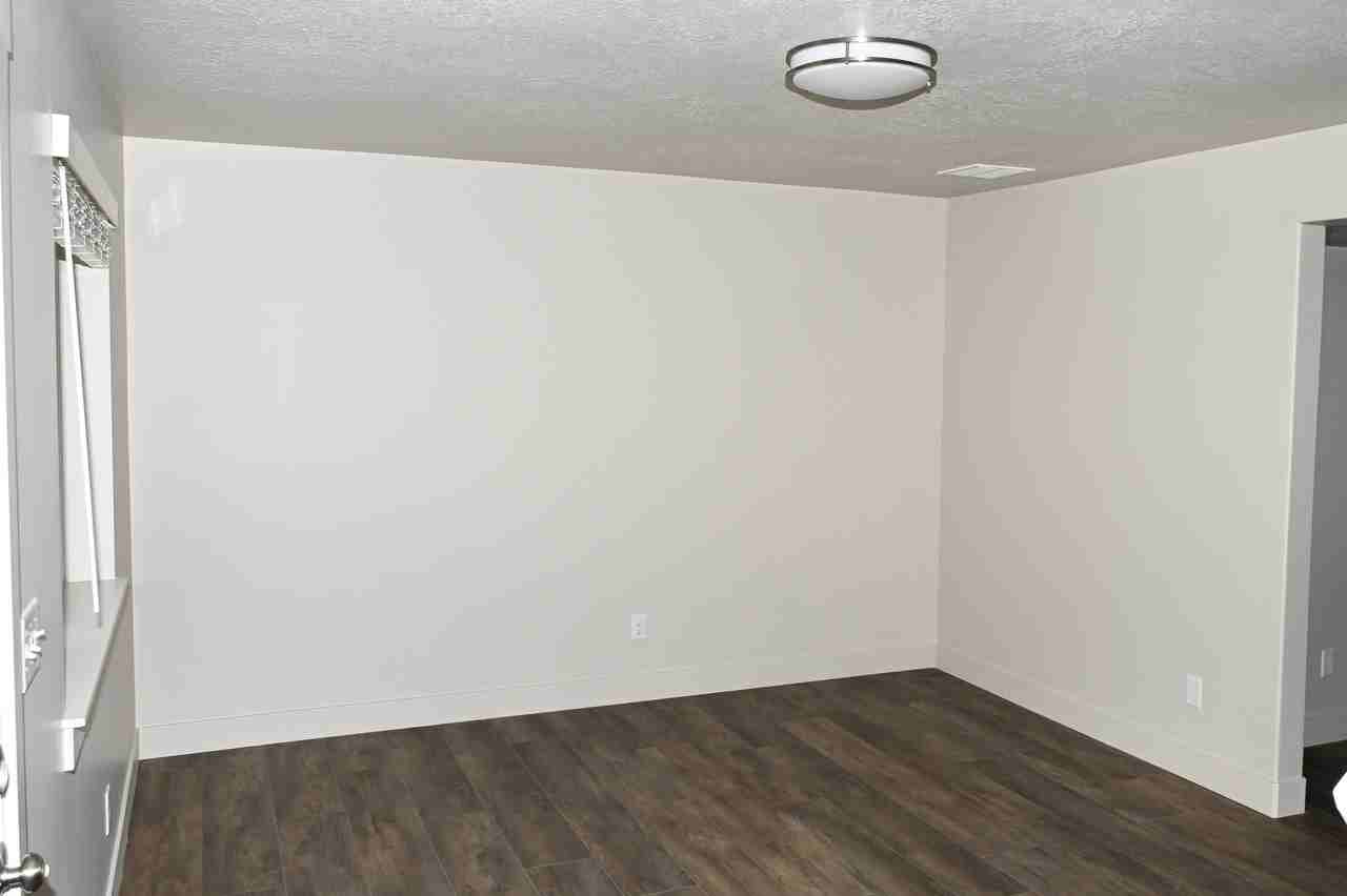 2782 W 450 N - Photo 2 of 17