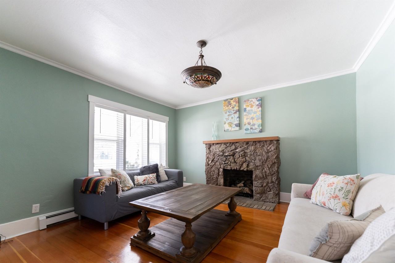 266 E 200 S - Photo 6 of 34