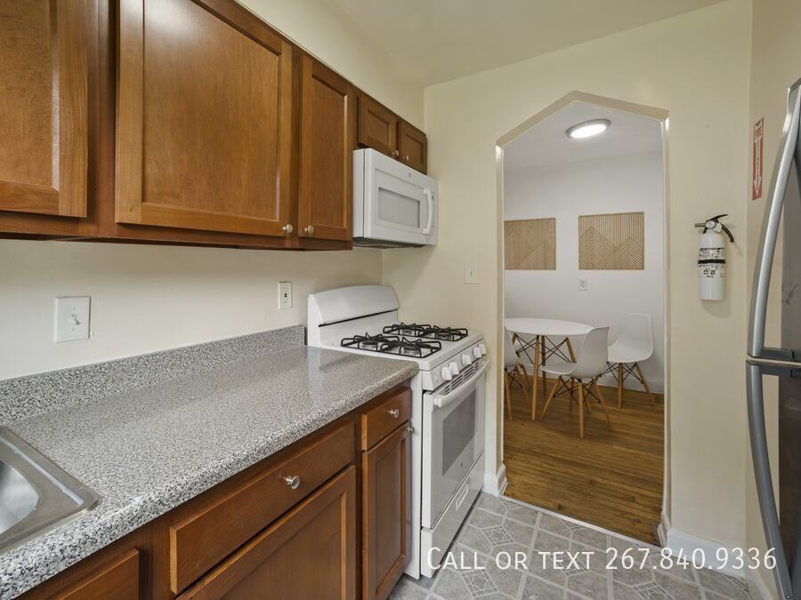 24 Danbury St Se #4 - Photo 4 of 8