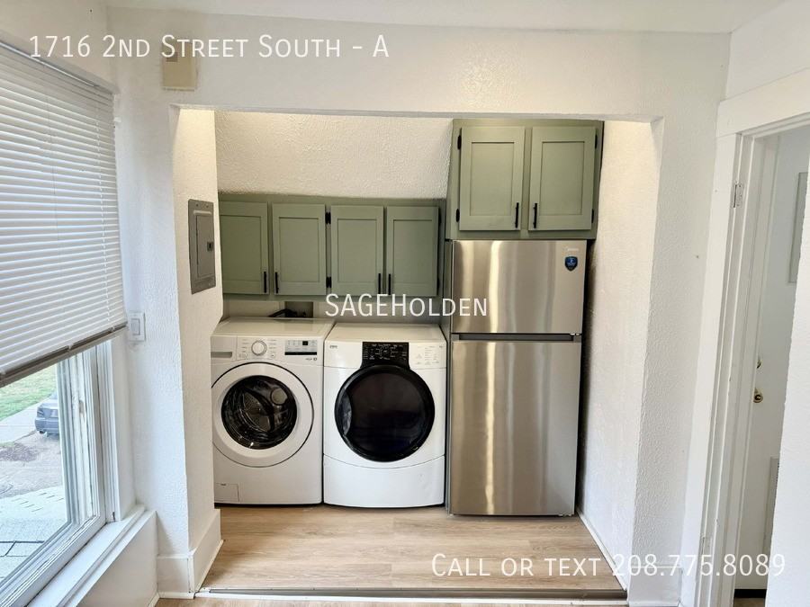 1716 2nd St S #A - Photo 3 of 17