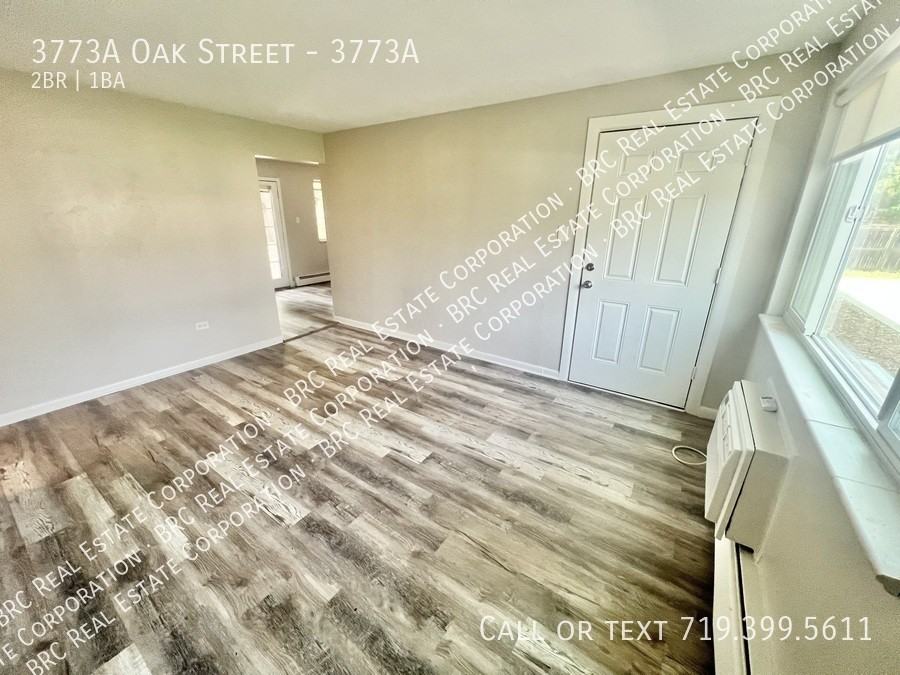 3773A Oak St #3773A - Photo 4 of 18