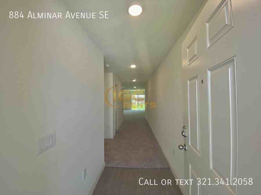 884 Alminar Ave Se - Photo 5 of 44