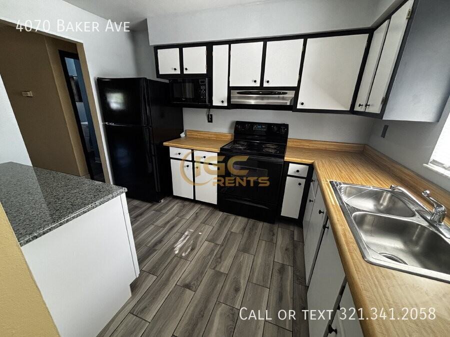 4070 Baker Ave - Photo 3 of 13