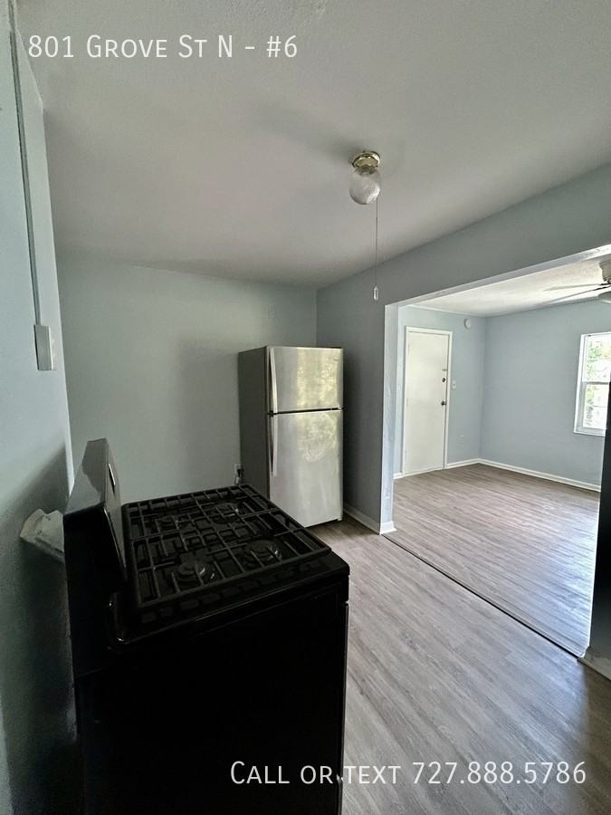 801 Grove St N #6 - Photo 5 of 50