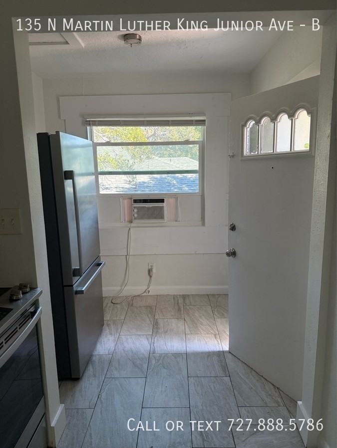 135 N Martin Luther King Jr Ave #B - Photo 5 of 49