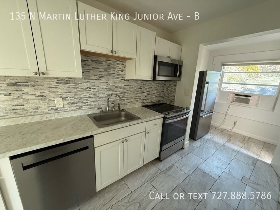 135 N Martin Luther King Jr Ave #B - Photo 7 of 49