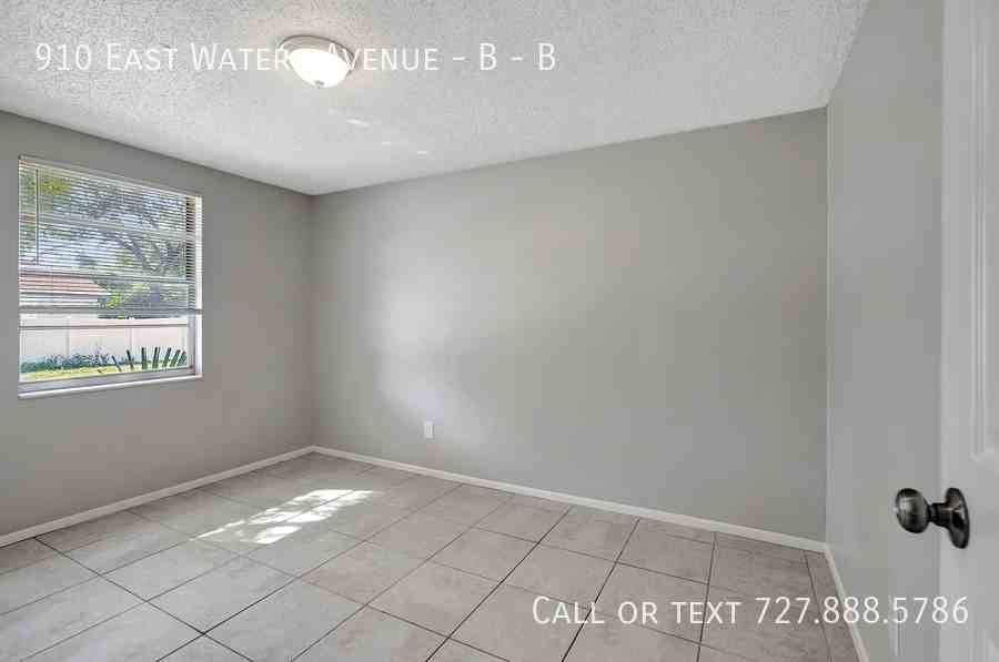 910 E Waters Ave #B - Photo 5 of 45