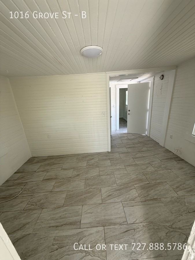 1016 Grove St #B - Photo 4 of 50