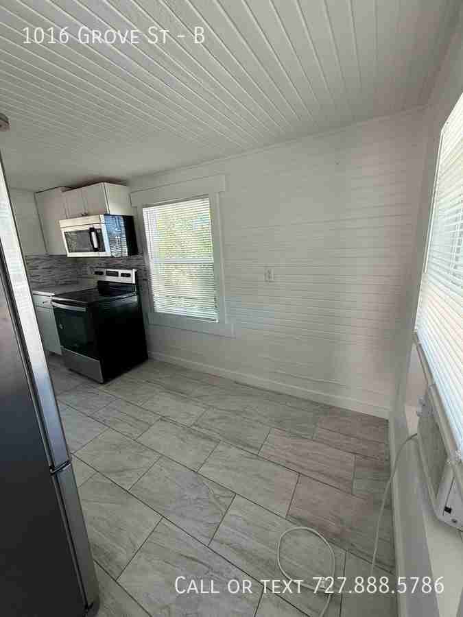 1016 Grove St #B - Photo 7 of 50