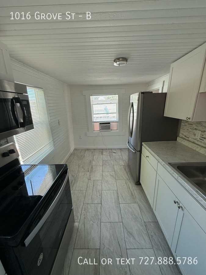 1016 Grove St #B - Photo 5 of 18