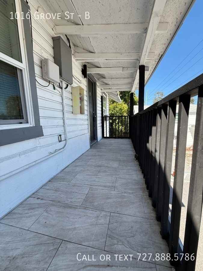 1016 Grove St #B - Photo 2 of 18