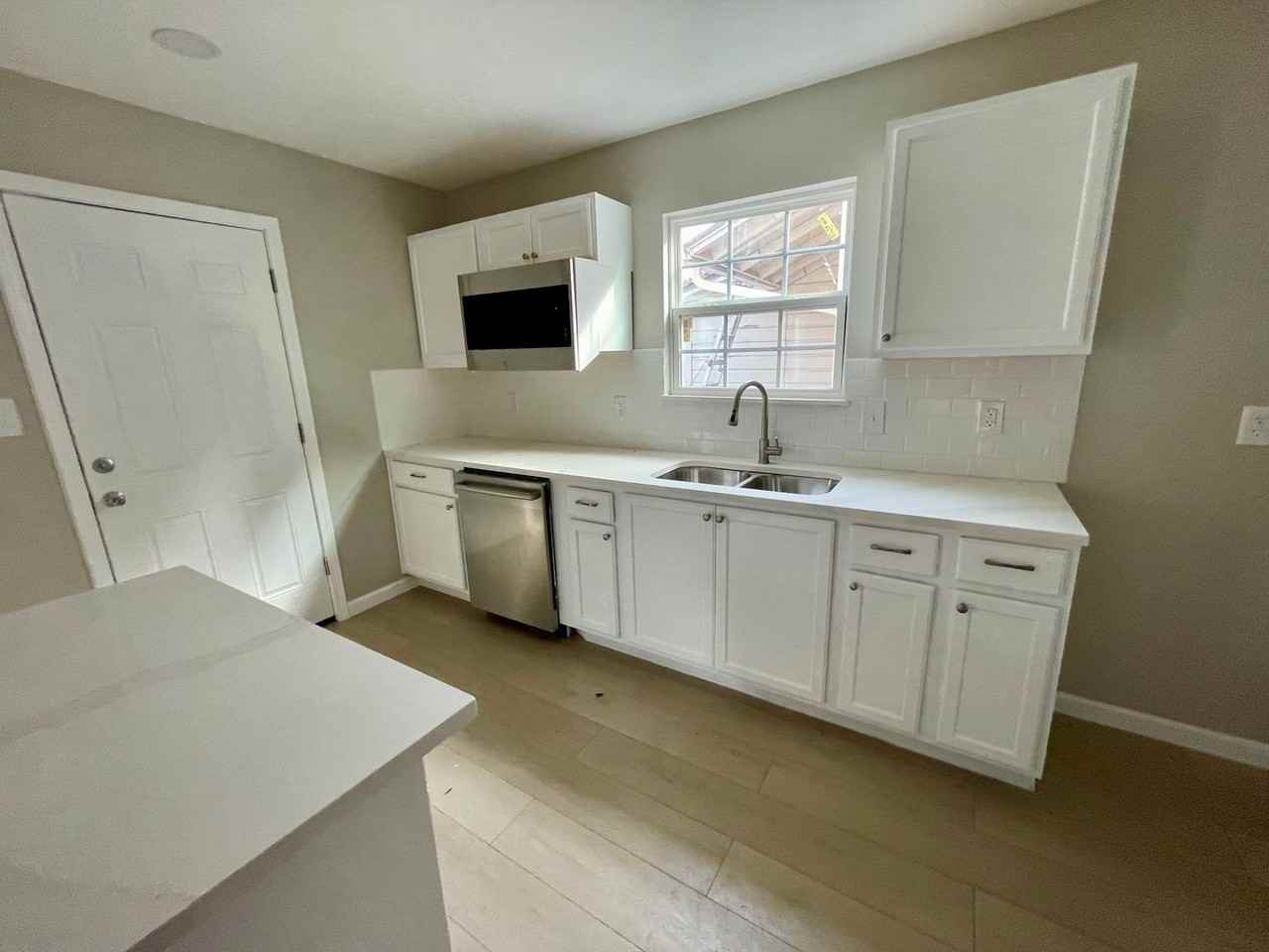 503 Hill St - Photo 2 of 12