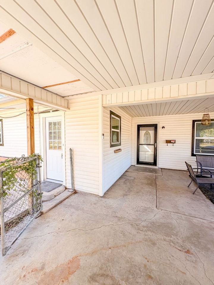 1917 S 51st St - Photo 3 of 23