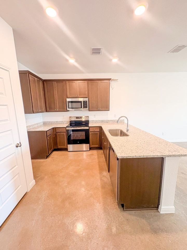 2917 Quail Ridge Ln #A - Photo 4 of 17